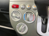 寒い冬も暑い夏も全席に快適な空調を届けてくれる、ダイヤル式エアコンを装備♪