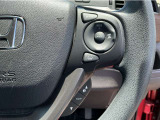 Hondaセンシングの機能のひとつ、アダプティブクルーズコントロール付!アクセルから足を離しても設定したスピードと前車との車間を保ち走行してくれます!車線維持もアシスト☆高速道路で疲労軽減ですね☆