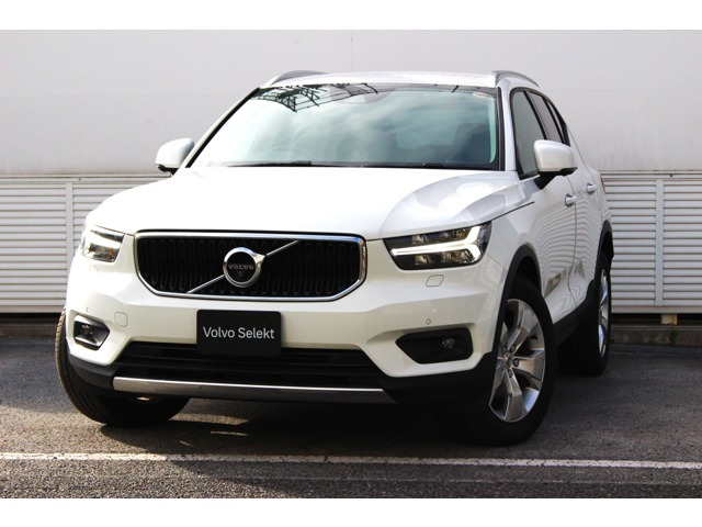 XC40 T4 AWD モメンタム 4WD
