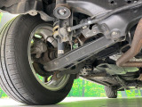 お車を安心してお乗りいただく為には、足回りの定期点検が欠かせません。サービスサポート(有償保証)では無料点検もご提供しており、安心のカーライフをお過ごしいただけるサポート体制が整っています。