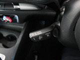 アダプティブクルーズコントロール機能搭載。前方の車両の速度に合わせて車間距離を一定に保ち、自動的にアクセル・ブレーキを調整します。