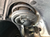 お車を安心してお乗りいただく為には、足回りの定期点検が欠かせません。サービスサポート(有償保証)では無料点検もご提供しており、安心のカーライフをお過ごしいただけるサポート体制が整っています。