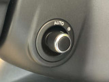 【電動ステアリングコラム】シートメモリーと合わせて使用すると複数人運転する場合は、お好きなポジションを記憶する事ができます。細かな調節も可能なため、快適な運転が楽しめます。