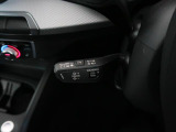 アダプティブクルーズコントロール機能搭載。前方の車両の速度に合わせて車間距離を一定に保ち、自動的にアクセル・ブレーキを調整します。