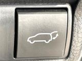 【パワーバックドア】スマートキーや運転席のボタンを押すだけでリアゲートが自動で開閉します!荷物を持っている時や、高い位置にあるバックドアを閉める際に便利な機能です♪