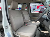 ひじ掛けが付いて運転が楽です