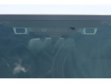 こちらがアイサイトのステレオカメラです。