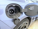 定期点検や車検、日常のメンテナンスも、どうぞ当社の整備工場にお任せください。