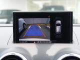 バックカメラ駐車時、後退時に後方を確認する事ができる安全快適装備になります映像だけでなくセンサーにより障害物の距離もドライバーに直感的に伝えてくれる機能になります。