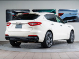Levante グランスポーツ 350馬力(カタログ値)純正OP総額:880,000円 サンルーフ・21インチヘリオスホイール・シートベンチレーション・キックセンサー