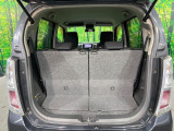 普段のお買い物や通勤、送迎等に十分な荷室スペースを確保しております。セカンドシートを倒すと、大きな荷物の積載も可能です♪