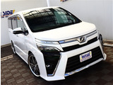 【車屋】として、長く車業界に従事した経験豊富なスタッフが在籍しております。