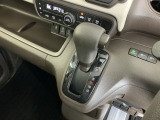 発進時から滑らかに加速する無段階変速のCVTはストップ&ゴーの多い街の中も快適です