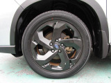 18インチアルミホイール/タイヤサイズは225/55R18です
