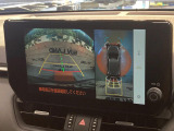 【パノラミックビューモニター】専用のカメラにより、上から見下ろしたような視点で360度クルマの周囲を確認することができます☆死角部分も確認しやすく、狭い場所での切り返しや駐車もスムーズに行えます。