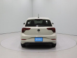 視認性の良いLEDテールランプを採用。悪天候時に後続車に存在を知らせるリヤフォグも標準装備しています。