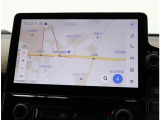 お車選びをお楽しみ頂けるよう、在庫車の展示スペースを十分に確保しております。
