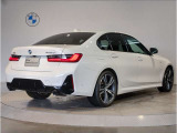 BMWのお車は、&ldquo;駆け抜ける歓び&rdquo;を体現しております。走行の安定性とコーナリングの良さを追求し、思い通りにハンドルの操作可能です。