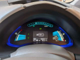 100%充電時、エコモード、エアコンOFF状態だと最大200kmオ^バーの走行可能距離を示しています(前日までの利用状況によって走行可能距離は前後します)
