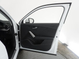 ドアを開けると上質で上品な室内空間が広がり細部までこだわったAudiデザイン性と、物づくりのこだわりを感じて頂けます。詳しくは0078-6002-900146中古車スタッフまで