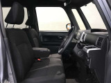 見通しのよいすっきりとした視界で、誰でも運転しやすいです。運転のしやすさは疲れにくさにも繋がりますよ♪