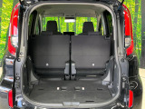 普段のお買い物や通勤、送迎等に十分な荷室スペースを確保しております。セカンドシートを倒すと、大きな荷物の積載も可能です♪