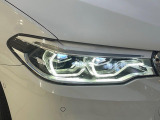 ●LEDヘッドライト:夜間走行時も良好な視界を確保し安心して運転できる高輝度LEDヘッドライトを装備!点灯速度が早く、消費電力も抑えられています。