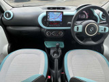 フランス車ならではのオシャレな内装がオススメです!