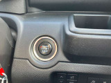 当店のお車はすべて点検をしてからのご納車となります。納車後の保証も付けさせて頂いておりますので安心して乗って頂けます。