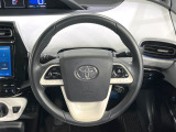 インテリアに合わせたデザインのステアリングは、運転される方のことも考え、運転しやすい形状、大きさです。是非一度、実際に触ってお確かめください。