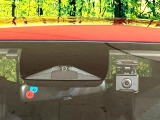 【ホンダセンシング】走行中に前方の車両等を認識し、衝突しそうな時は警報とブレーキで衝突回避と被害軽減をアシスト。より安全にドライブをお楽しみいただけます。