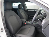 Audi車はどの車種も全てレザーハンドルです。そこにはAudiのこだわりがあり質感の高いレザーでしっかりと手に馴染み、高級感を演出します。