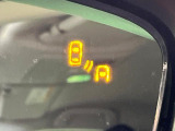 【ブラインドスポットモニタリング】走行中、ドアミラーの死角になりやすい箇所に後続車が接近するとサイドミラー付近に警告を表示、ドライバーに注意喚起をしてくれます。
