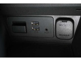 USB端子ソケット装備!アクセサリーDC12Vソケット装備!