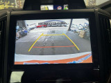 【バックカメラ】運転席から画面上で安全確認ができます。駐車が苦手な方にもオススメな便利機能です。