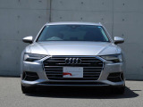 一目でAudiだと分かる特色を持つフロントマスク。