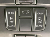 【両側パワースライドドア】スマートキーや運転席のスイッチで後席両側スライドドアの開閉が可能♪電動だから力を入れてドアを開ける必要が無く、小さなお子様でも簡単に開け閉めでき快適です♪