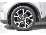 当店は全車『ロングラン保証』付!(1年間、距離無制限 HV車はHV保証付) 別途延長保証もご用意しております♪ ぜひ現車を確認にご来店ください