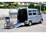 ハイゼットカーゴ スローパー リヤシートレス仕様 折り畳み補助シート付き 
