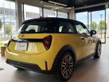 かわいいテールのデザインはほかの車にはない魅力があります。ひと目で&ldquo;MINI&rdquo;とわかるデザインはアナタを虜にしてしまうかもしれません