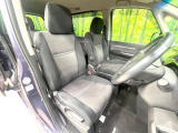 運転席まわりには十分なスペースがあり、大柄な方でもゆったり運転していただける環境です。
