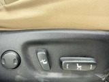 【パワーシート】スイッチ一つで簡単にシートの微調整が可能!電動だから力もいりません!自分に最適なシートポジションにセットして、快適なドライブをお楽しみください。