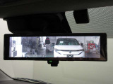スマートルームミラー付きで後部座席に乗車してても後方がしっかり見れます