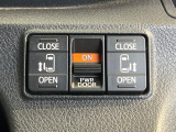 【両側パワースライドドア】スマートキーや運転席のスイッチで後席両側スライドドアの開閉が可能♪電動だから力を入れてドアを開ける必要が無く、小さなお子様でも簡単に開け閉めでき快適です♪