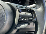 Hondaセンシングの機能のひとつ、アダプティブクルーズコントロール付!アクセルから足を離しても設定したスピードと前車との車間を保ち走行してくれます!車線維持もアシスト☆高速道路で疲労軽減ですね☆