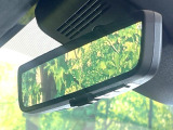【デジタルインナーミラー】後席の大きな荷物や同乗者で後方が確認しづらい時でも安心!カメラが撮影した車両後方の映像をルームミラー内に表示。クリアな視界で状況の確認が可能です!