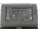 日産純正のオーディオになります。