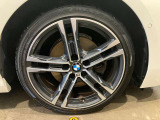 BMWの代名詞とも言えるキドニーグリル!アクティブ・エア・ストリームを採用し最先端の空力性能を実現しました。