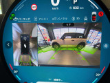 バックカメラ&PDC(センサー)を装備車!障害物が近づくと電子音で障害物までの距離を知らせてくれます。運転に不慣れな方もご安心下さい!