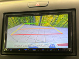 【バックカメラ】駐車時に後方がリアルタイム映像で確認できます。大型商業施設や立体駐車場での駐車時や、夜間のバック時に大活躍!運転スキルに関わらず、今や必須となった装備のひとつです!
